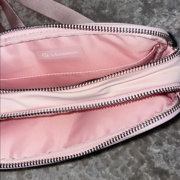 Lululemon Crossbody - Picture 5 of 6